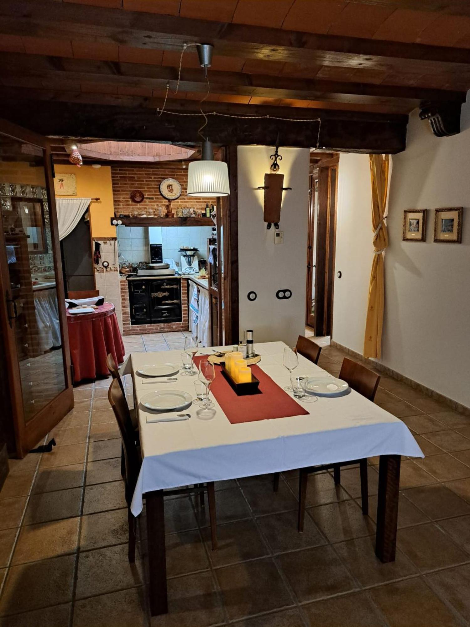 Vinarius, Posada Rural Castellanos de Villiquera Exterior photo